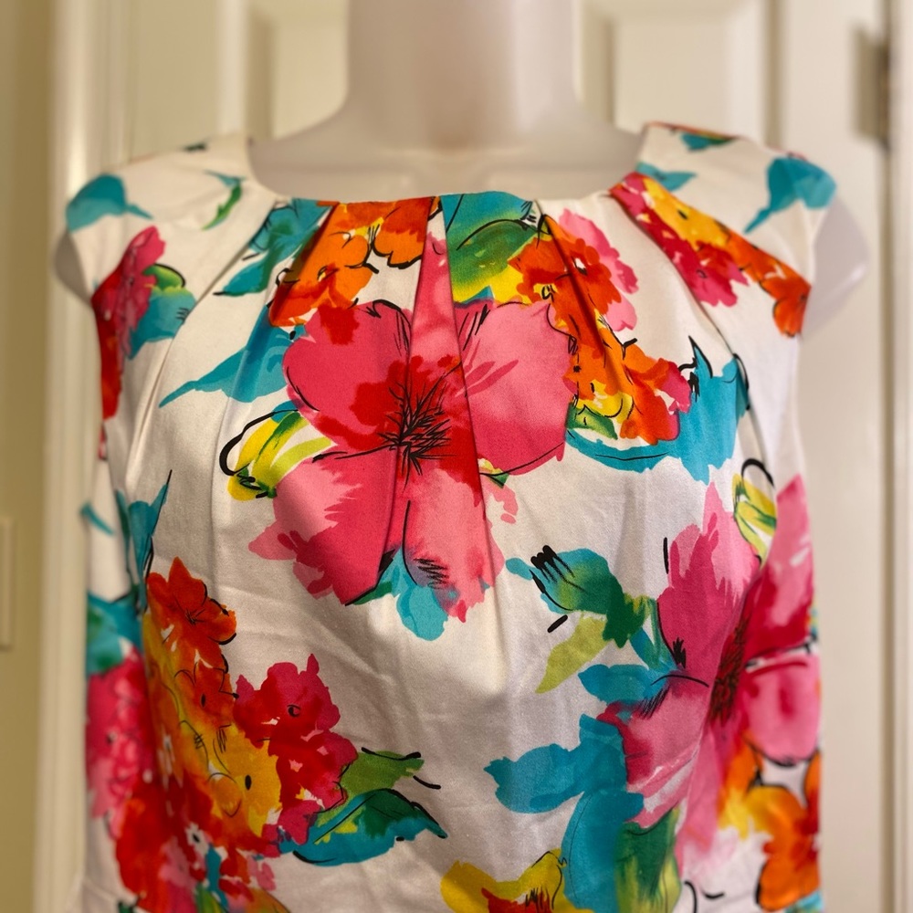 Spense - Lovely white with floral pattern sleeveless sheath mini dress, Size: 4 - Picture 4 of 10
